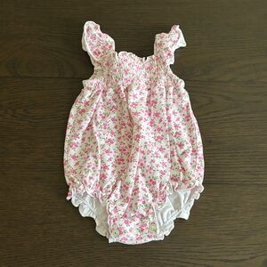 Bloomies Baby Flower Onsie (6M)
